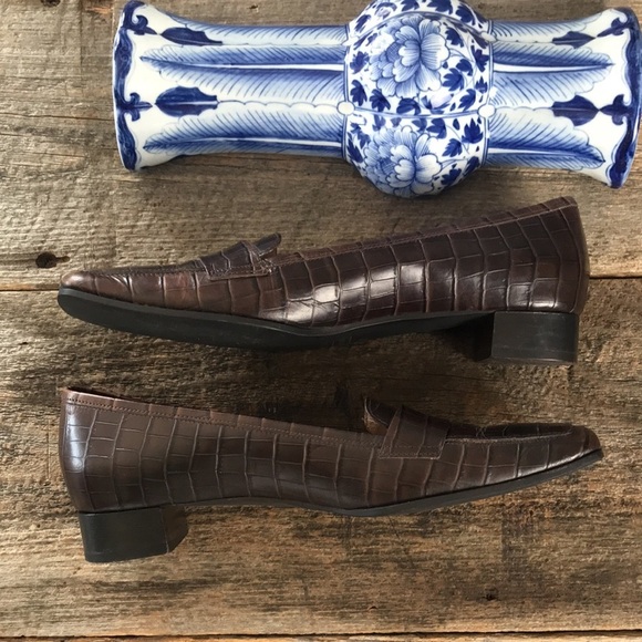 Harold's Brown Embossed Crocodile Loafers Size 8 - Picture 7 of 9